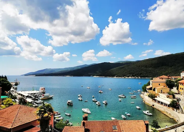 Apartment Angie - Intermezzo With Sea View In Center Of Rabac