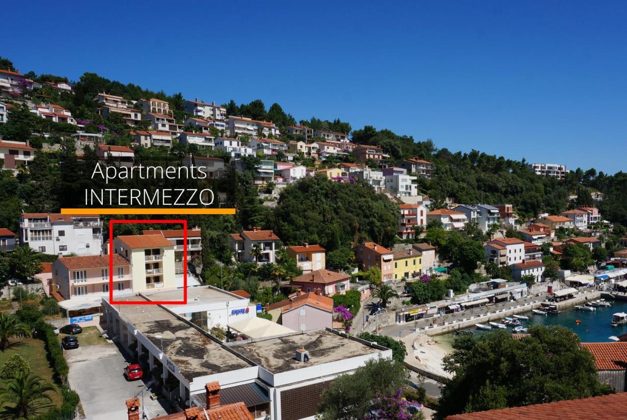 Angie - Intermezzo With Sea View In Center Of