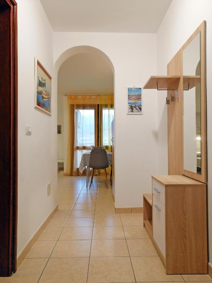 Angie - Intermezzo With Sea View In Center Of