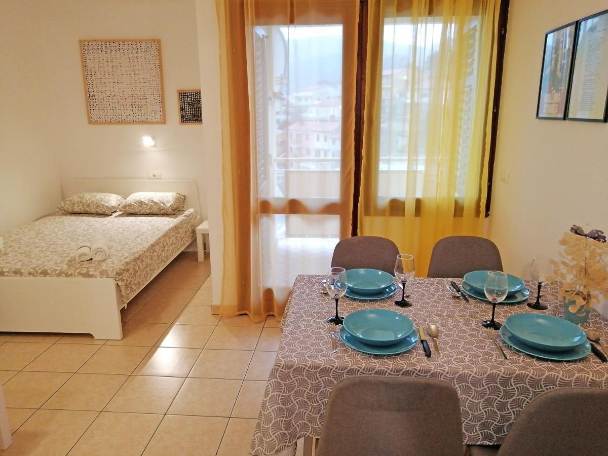 Angie - Intermezzo With Sea View In Center Of Apartment